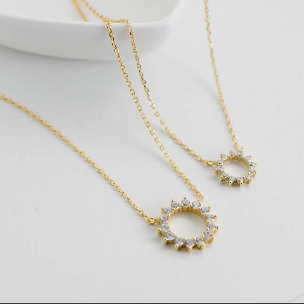 ✨3X Host Pick✨Gold Starburst Necklace- 10 mm - Picture 2 of 5